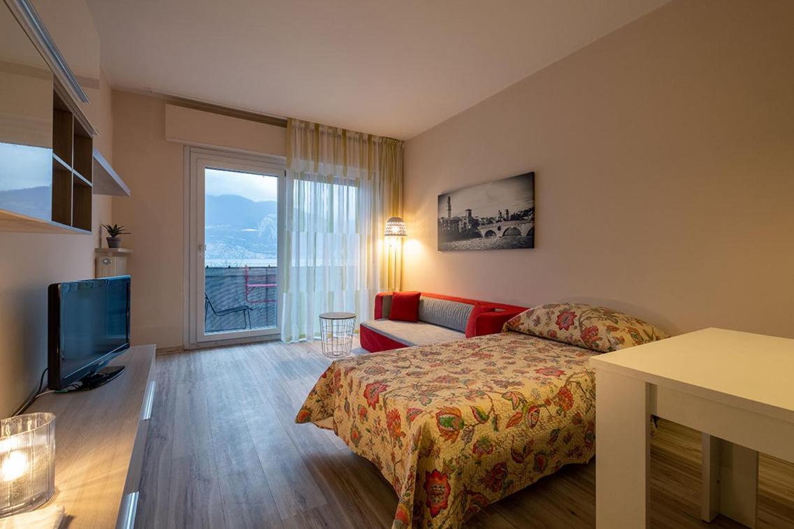 ברנצונה סול גארדה Lake View With Aircon - 5 Minutes From The Beach! מראה חיצוני תמונה